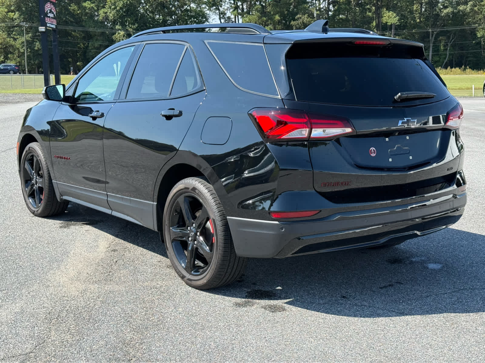 2024 Chevrolet Equinox Premier photo 2