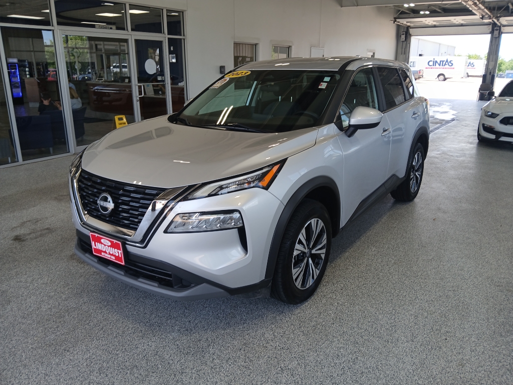 2023 Nissan Rogue SV photo 4