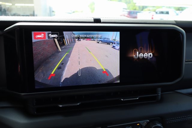 2025 Jeep Wrangler Sahara photo 21