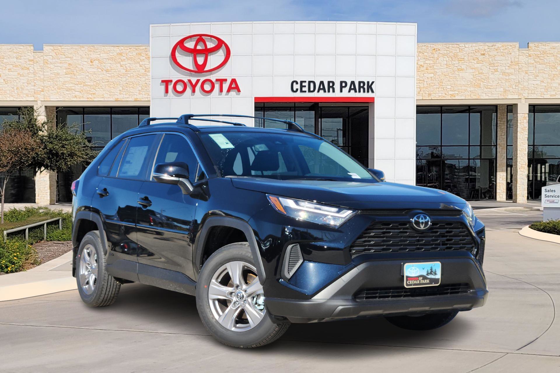 2025 Toyota RAV4 XLE's photo