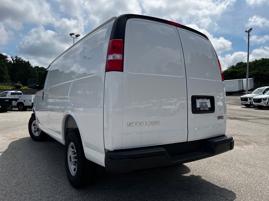 2025 Gmc Savana Cargo 2500 photo 18