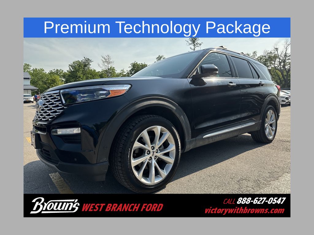 2022 Ford Explorer Platinum's photo