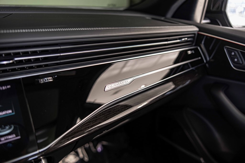 2021 AUDI Q8 - Image 31