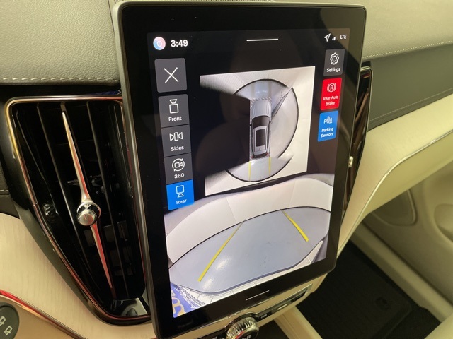 2026 Volvo XC60 Hybrid T8 photo 31