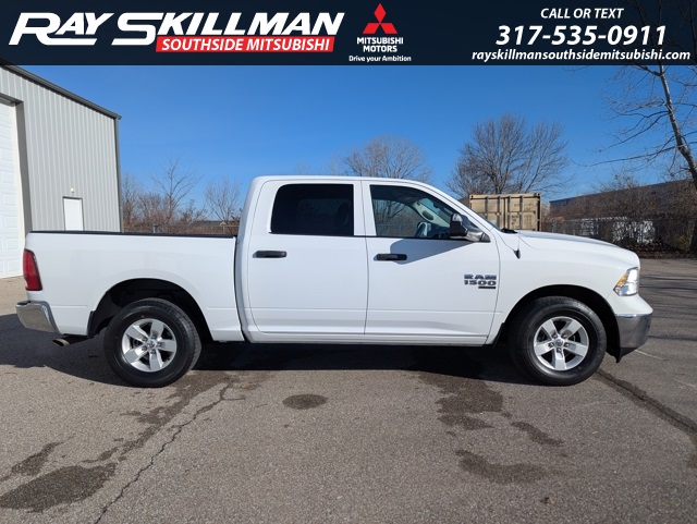2023 Ram 1500 Classic SLT photo 3