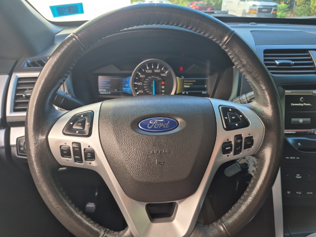 2015 Ford Explorer XLT photo 18