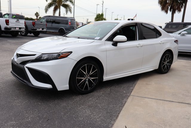 2021 Toyota Camry SE photo 4