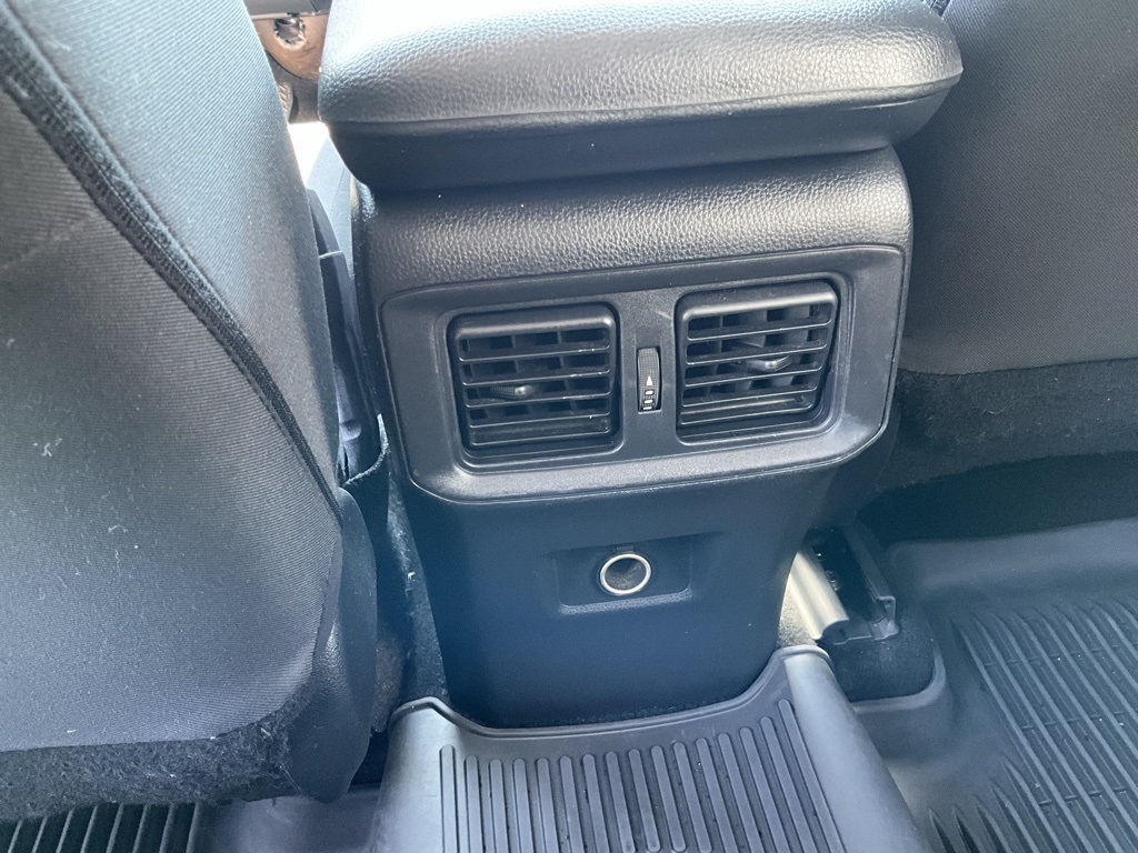 2022 Toyota RAV4 LE photo 18