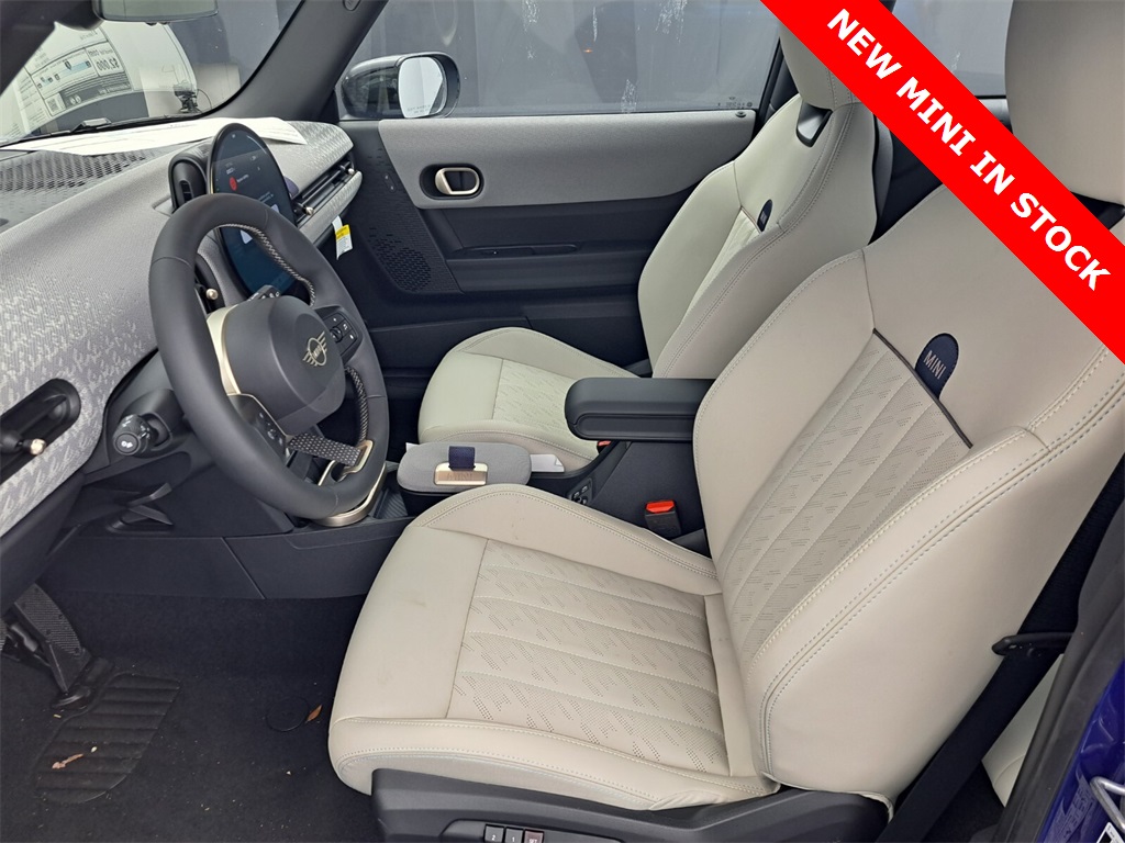 2025 Mini Cooper 2 Door Hardtop Signature photo 9