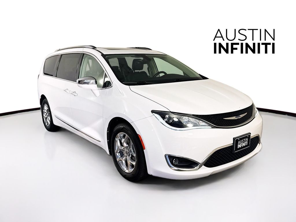 2019 Chrysler Pacifica Limited's photo
