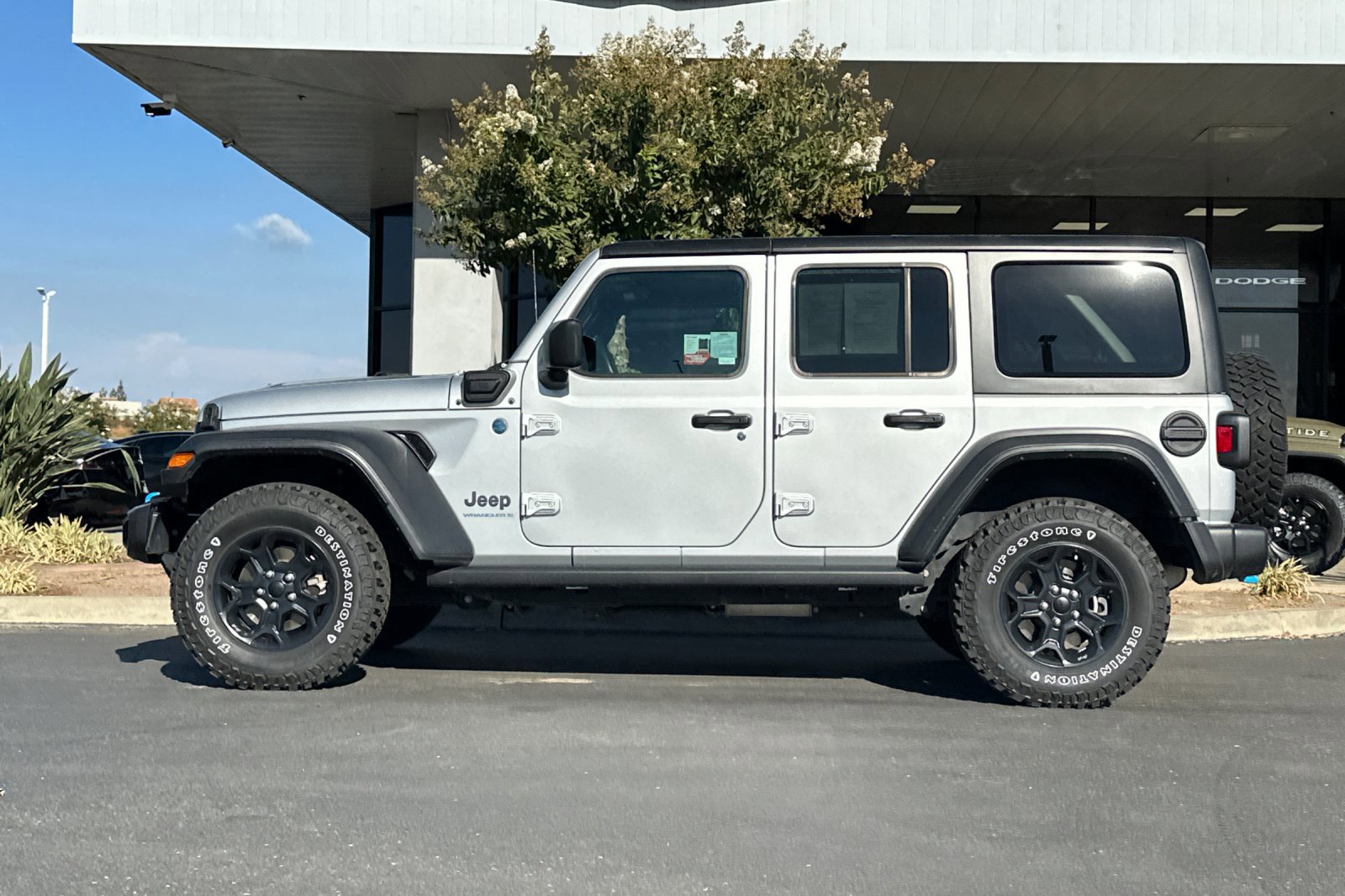 2023 Jeep Wrangler Base 4xe photo 7