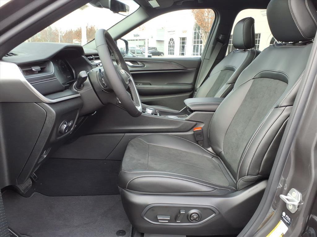 2025 Jeep Grand Cherokee L Altitude's photo