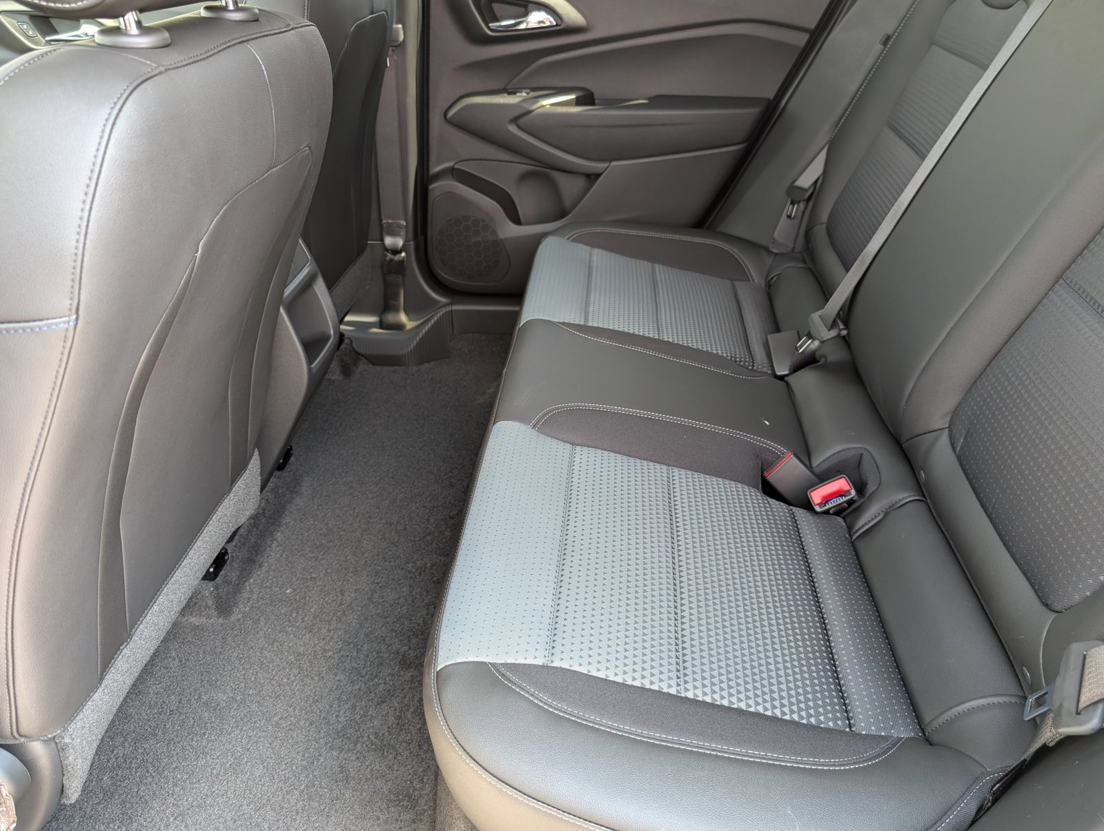 2026 Chevrolet Trax LT photo 9