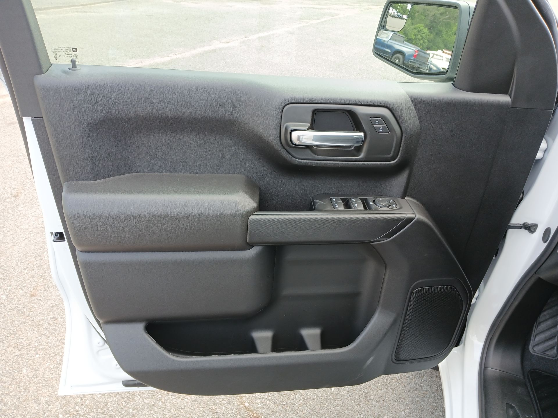2025 Chevrolet Silverado 1500 Custom photo 19