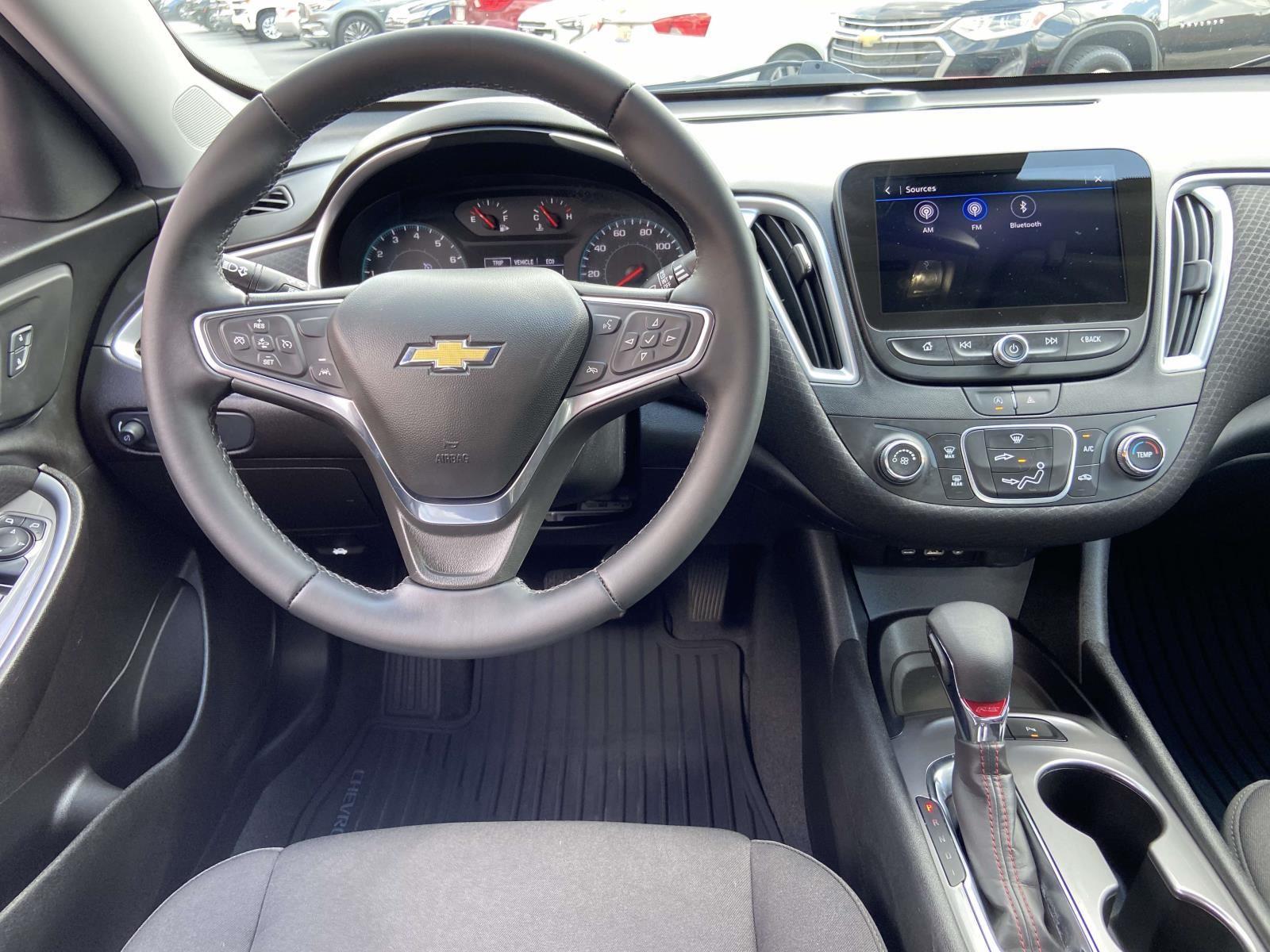2024 Chevrolet Malibu RS photo 2
