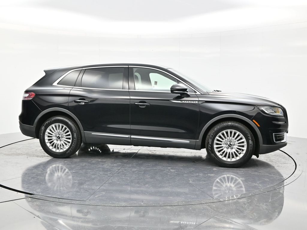 2019 Lincoln Nautilus Standard photo 4