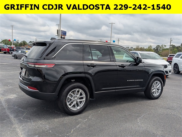 2025 Jeep Grand Cherokee Laredo X photo 3