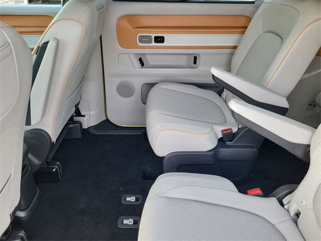 2025 Volkswagen ID. Buzz Pro Plus photo 13