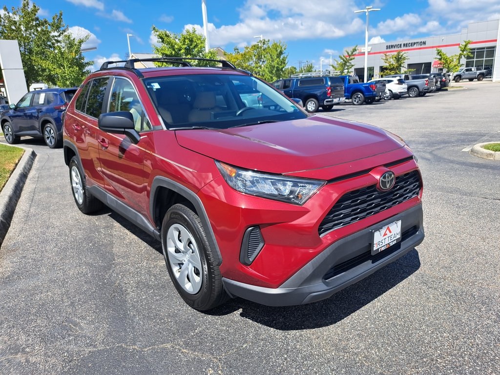 2020 Toyota RAV4 LE photo 3