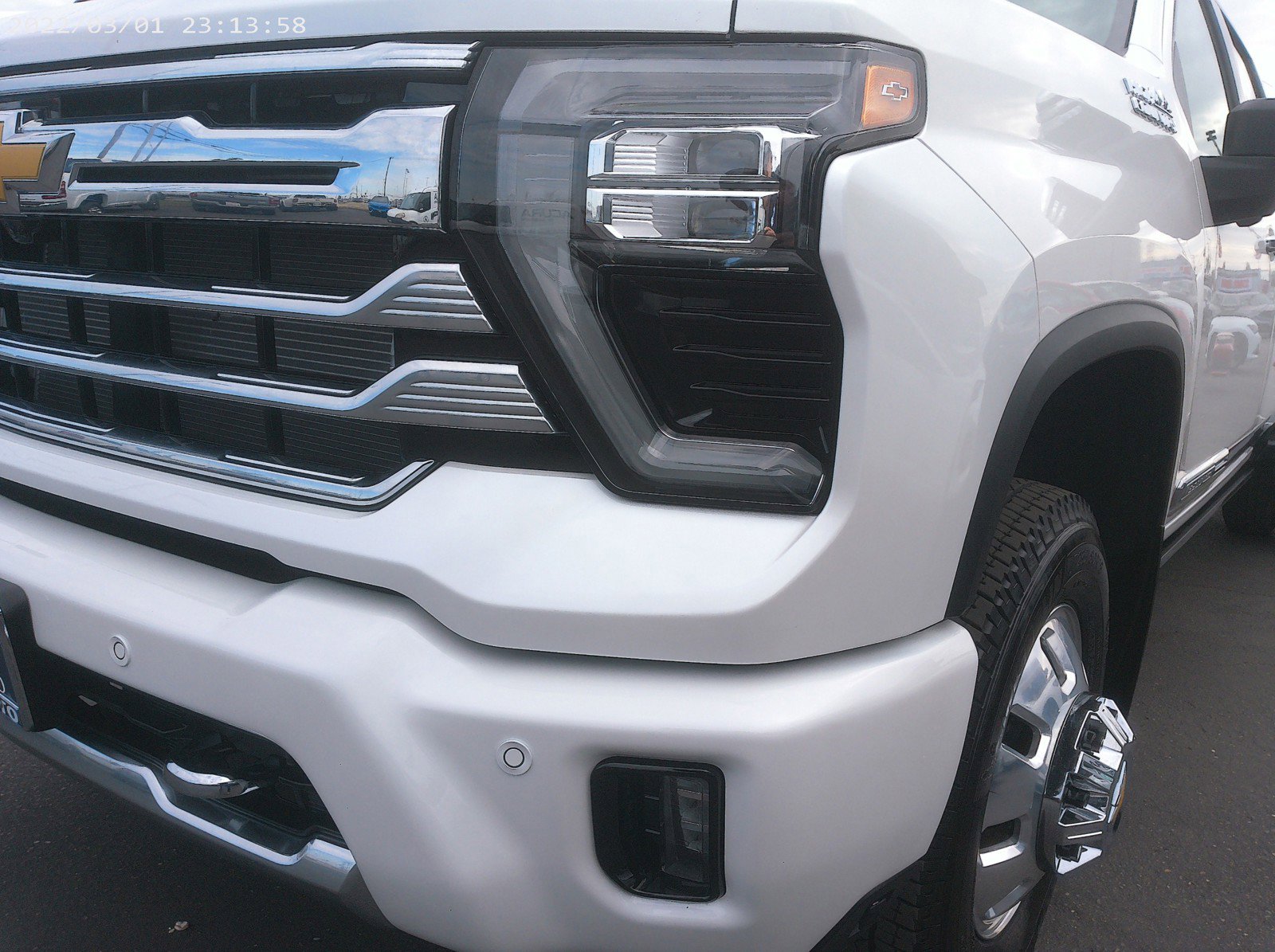 2025 Chevrolet Silverado 3500HD High Country photo 13