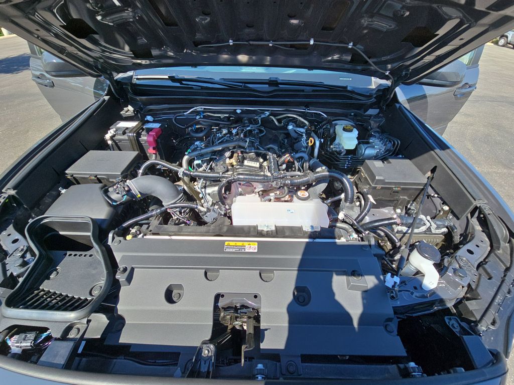 2025 Toyota Tacoma SR5 photo 27