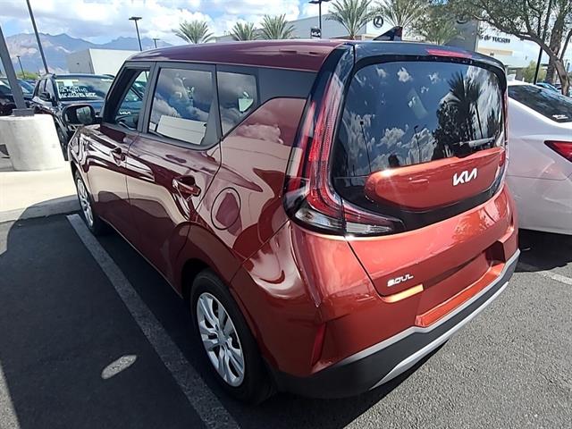2023 Kia Soul LX photo 2
