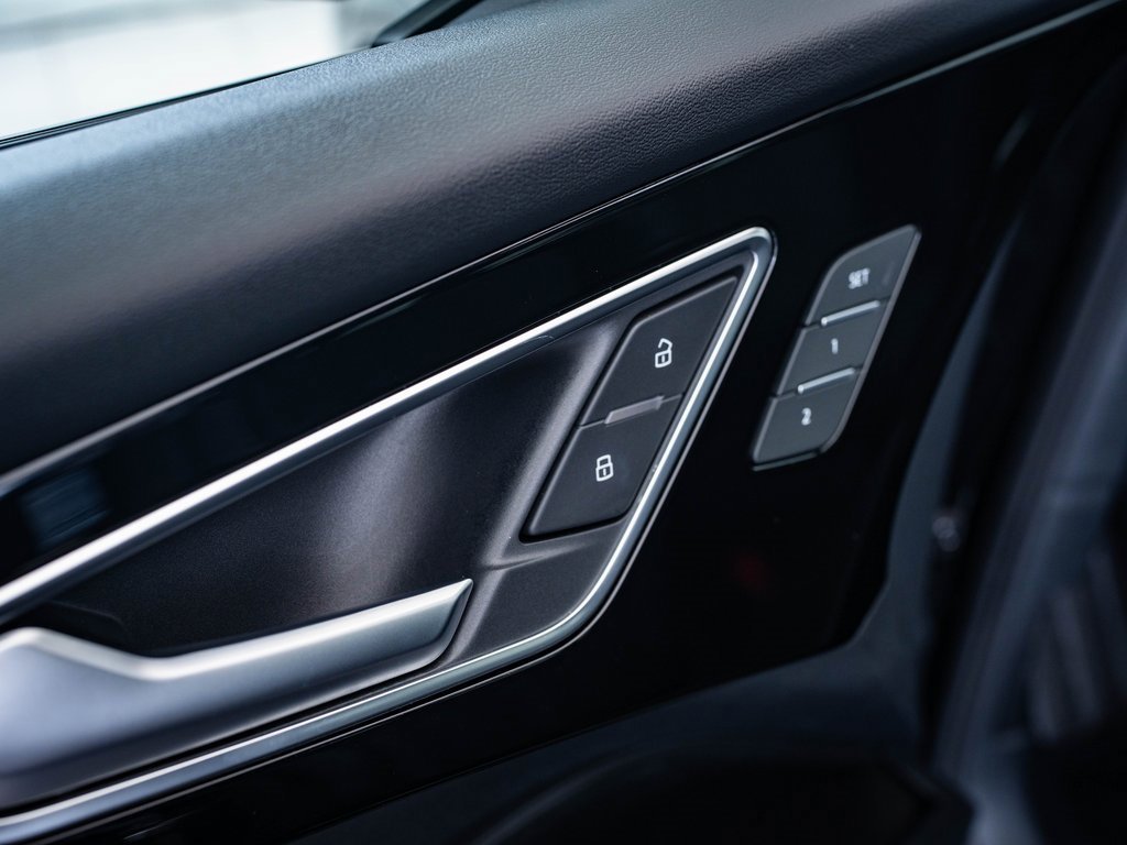 2024 Audi Q4 E-tron Premium Plus photo 18
