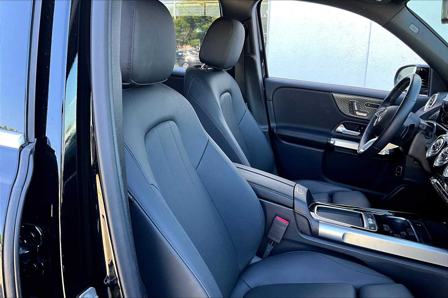 2024 Mercedes Benz GLB 250 photo 8