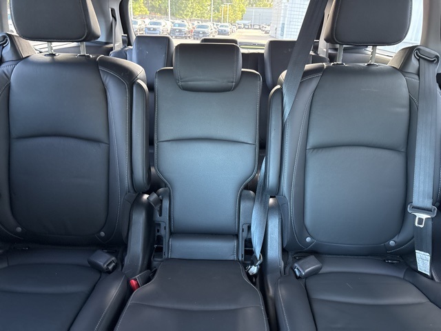 2022 Honda Odyssey Touring photo 5