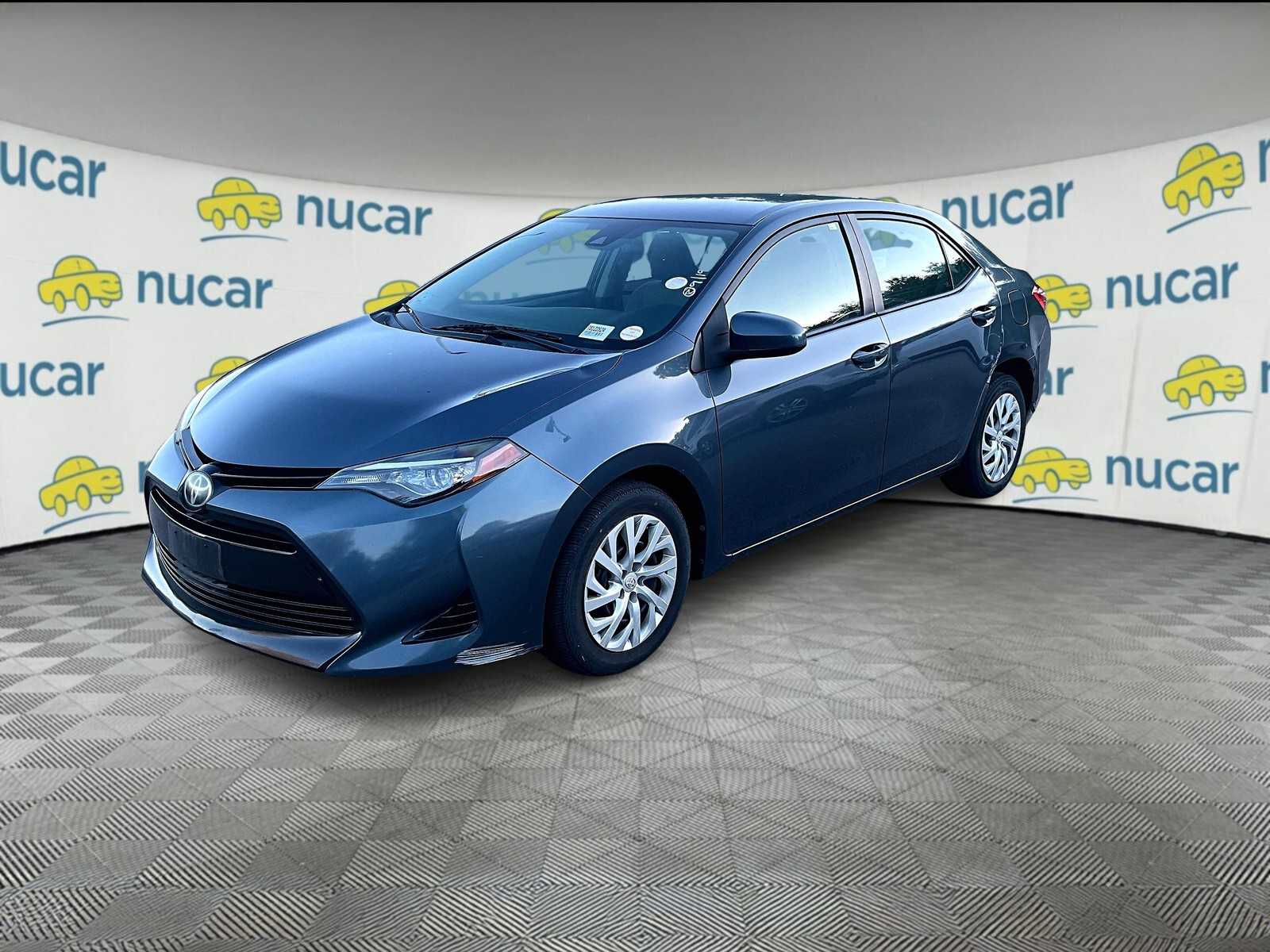 2017 Toyota Corolla LE photo 2