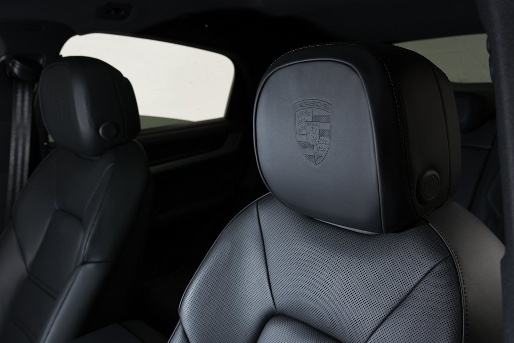2025 Porsche Cayenne E-Hybrid photo 33