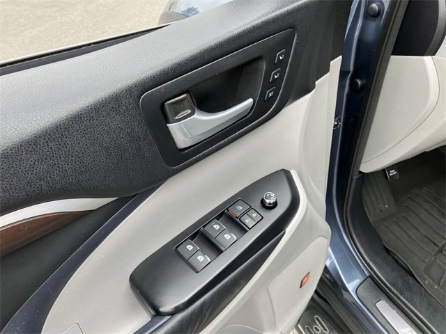2015 Toyota Highlander Base Hybrid photo 15