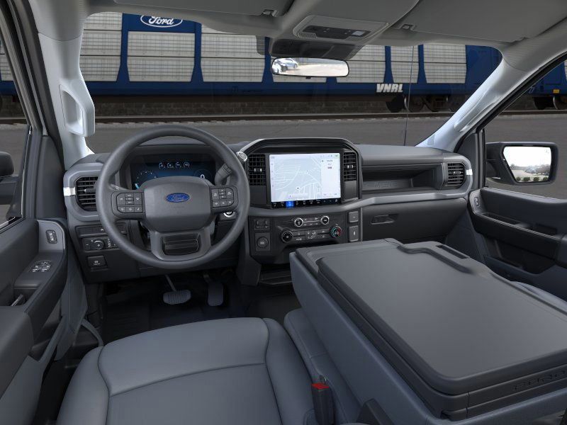 2025 Ford F-150 XL photo 4
