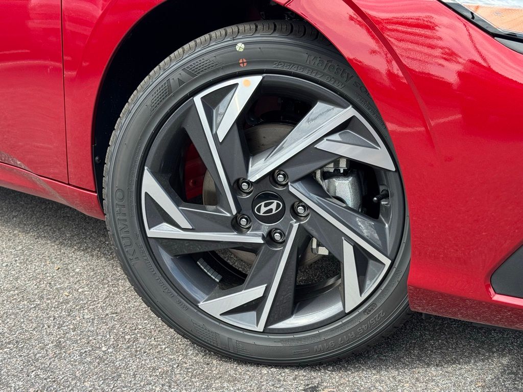2025 Hyundai Elantra SEL Sport photo 4