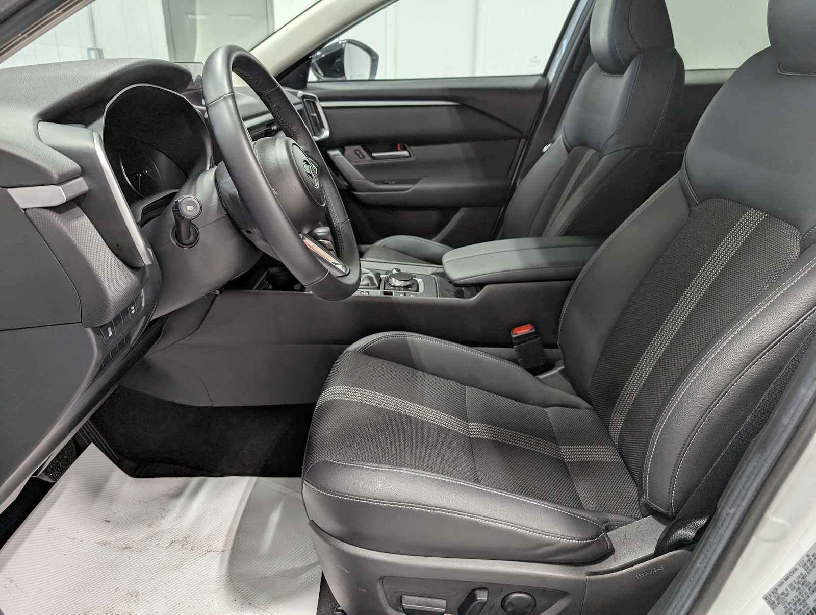 2025 Mazda CX-50 2.5 S Preferred photo 2
