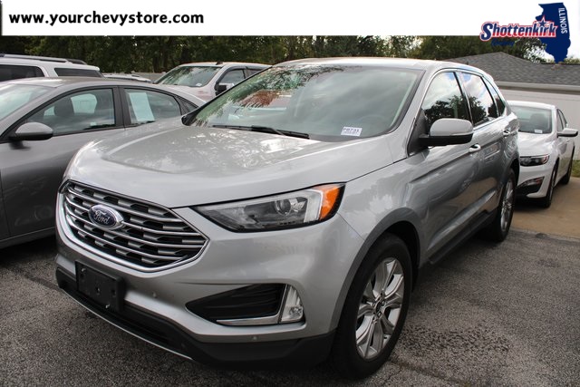 2023 Ford Edge Titanium photo 2