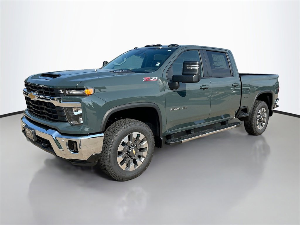 2025 Chevrolet Silverado 3500HD LT photo 3