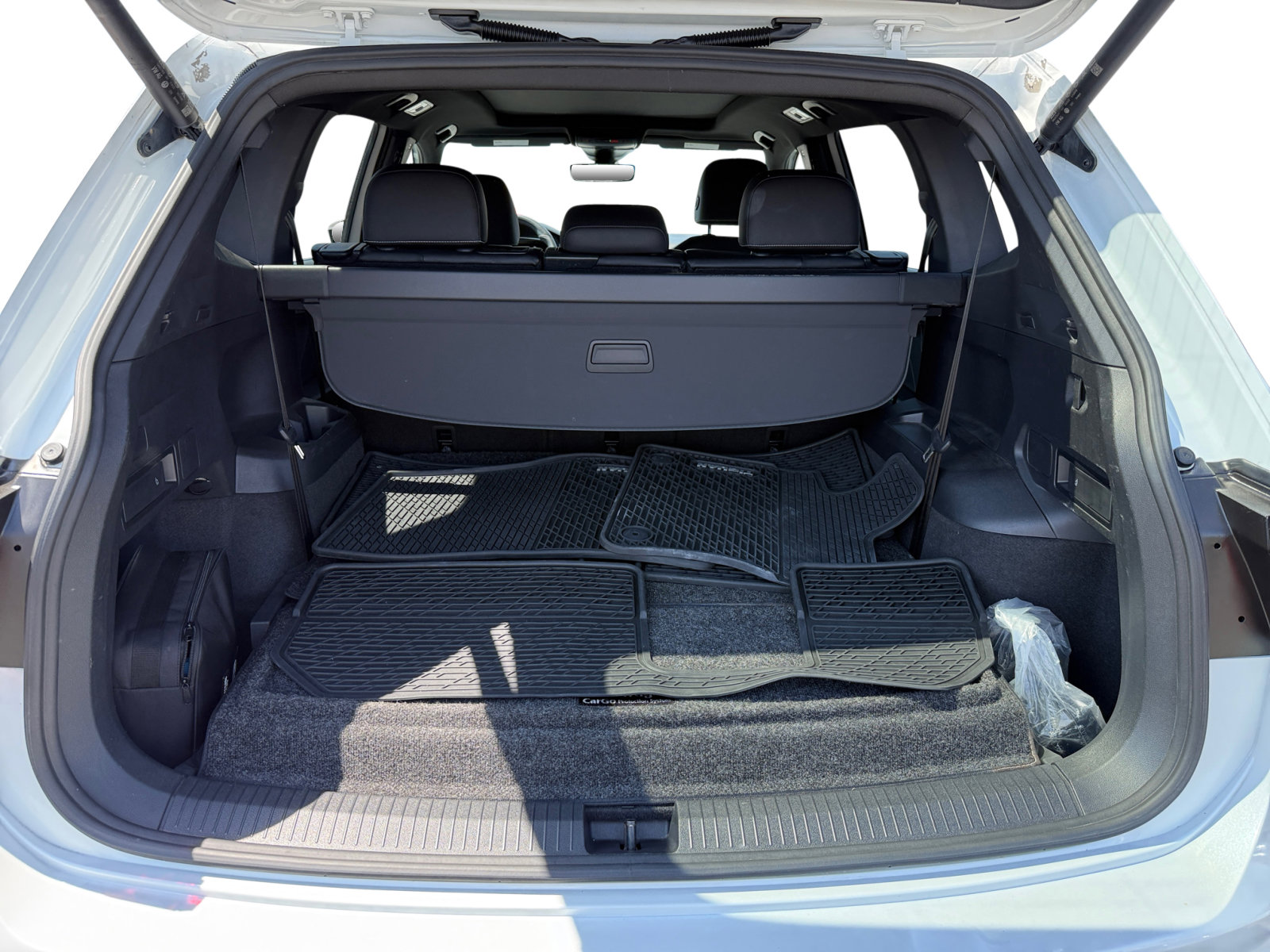 2022 Volkswagen Tiguan SE R-Line Black photo 17