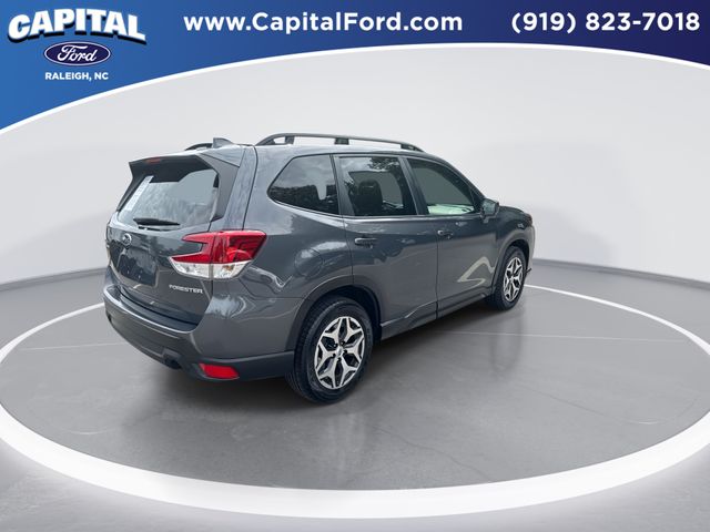 2023 Subaru Forester Premium photo 8