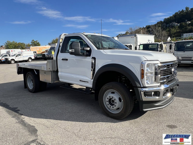 2025 Ford F-550 XL photo 4