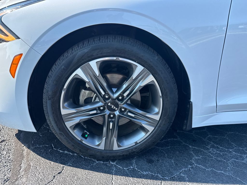 2022 Kia K5 EX photo 9