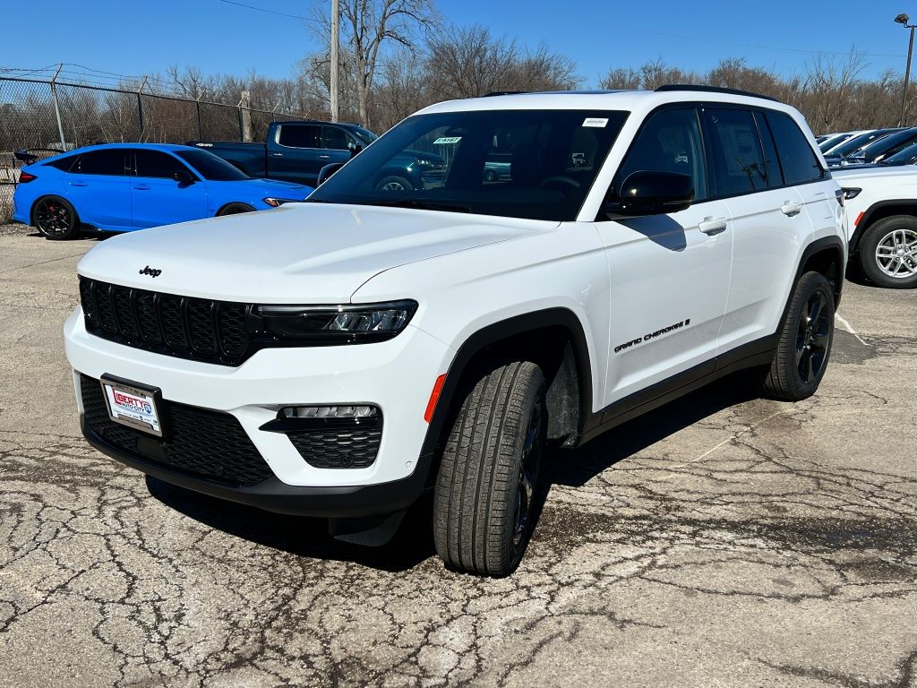 2025 Jeep Grand Cherokee Limited photo 4