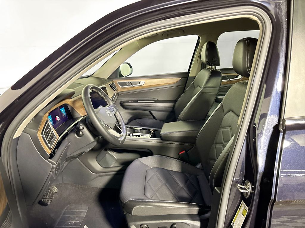 2024 Volkswagen Atlas SE Technology photo 10