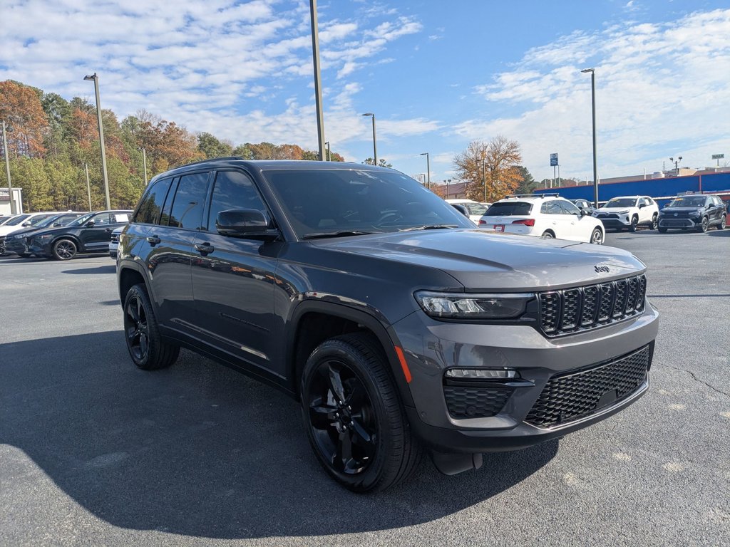 2025 Jeep Grand Cherokee Limited photo 3
