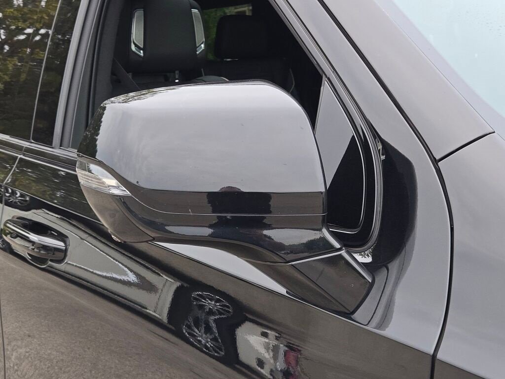 2023 Cadillac Escalade V-Series photo 6