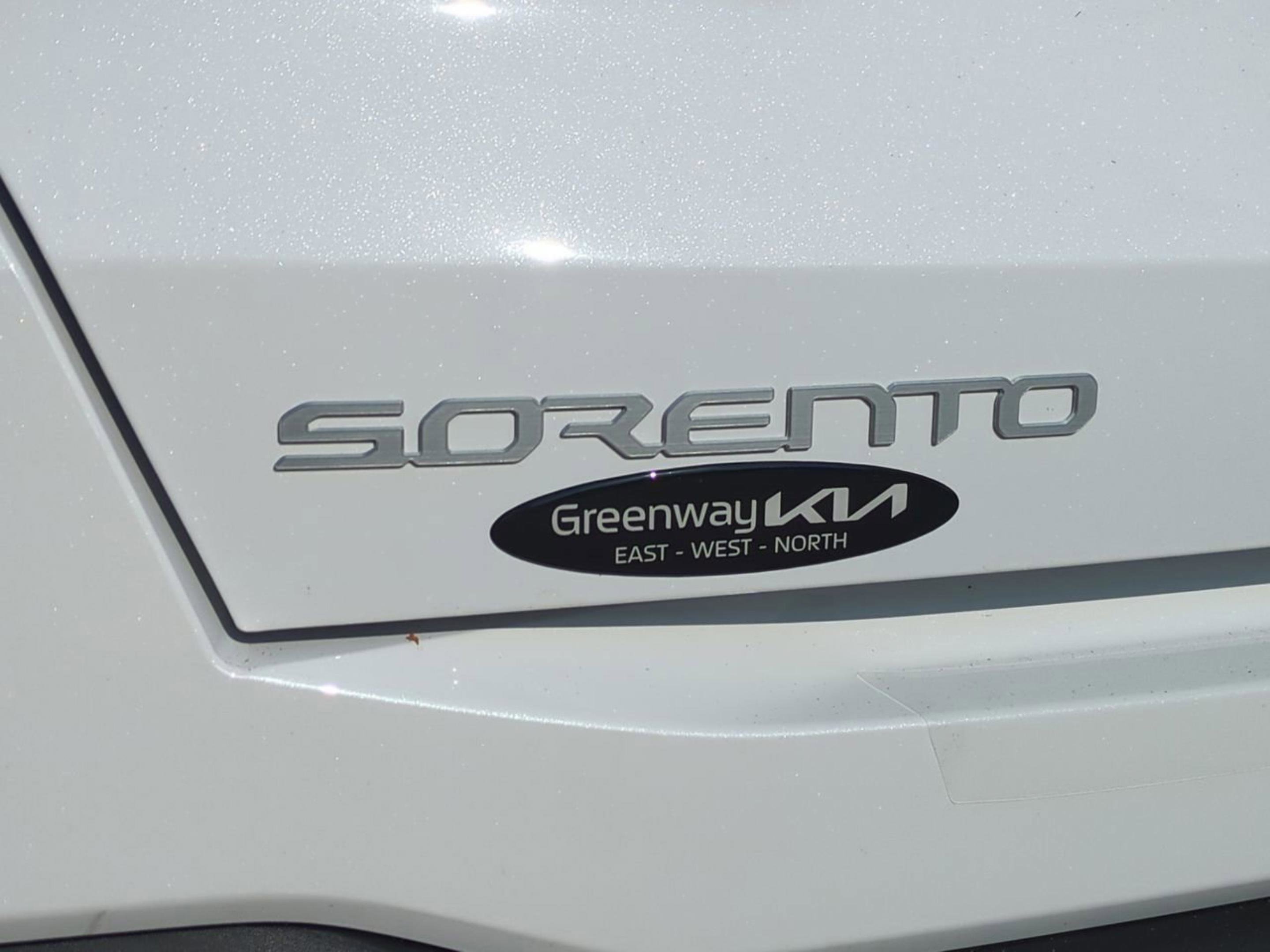 2025 Kia Sorento EX photo 14