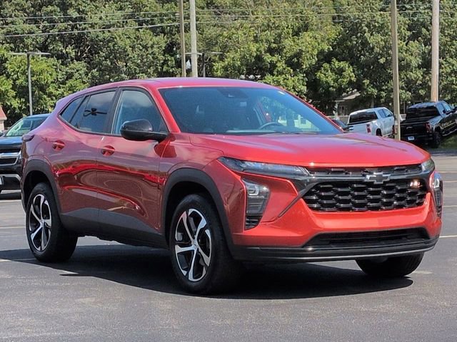 2024 Chevrolet Trax photo 2