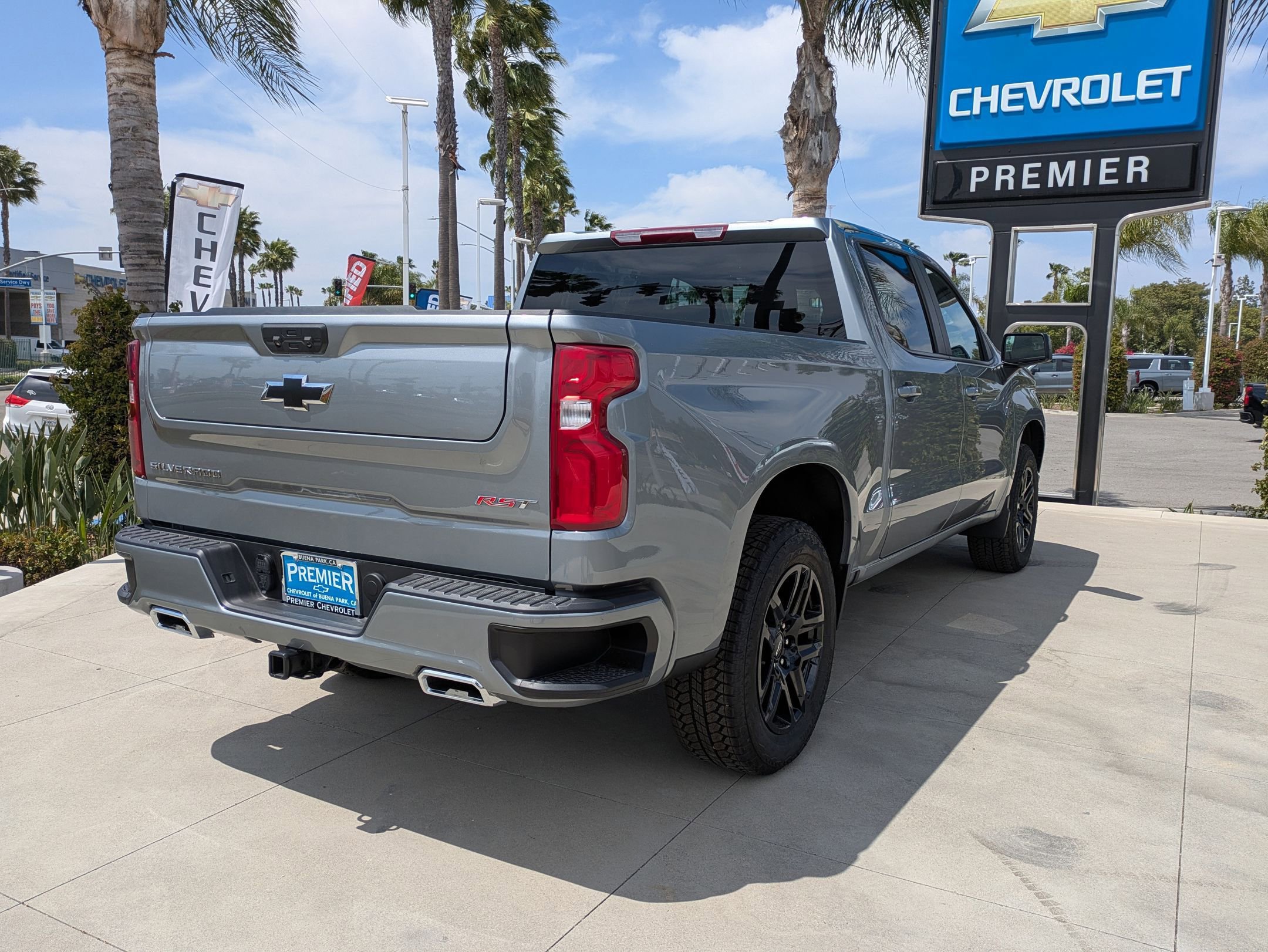 2025 Chevrolet Silverado RST photo 5