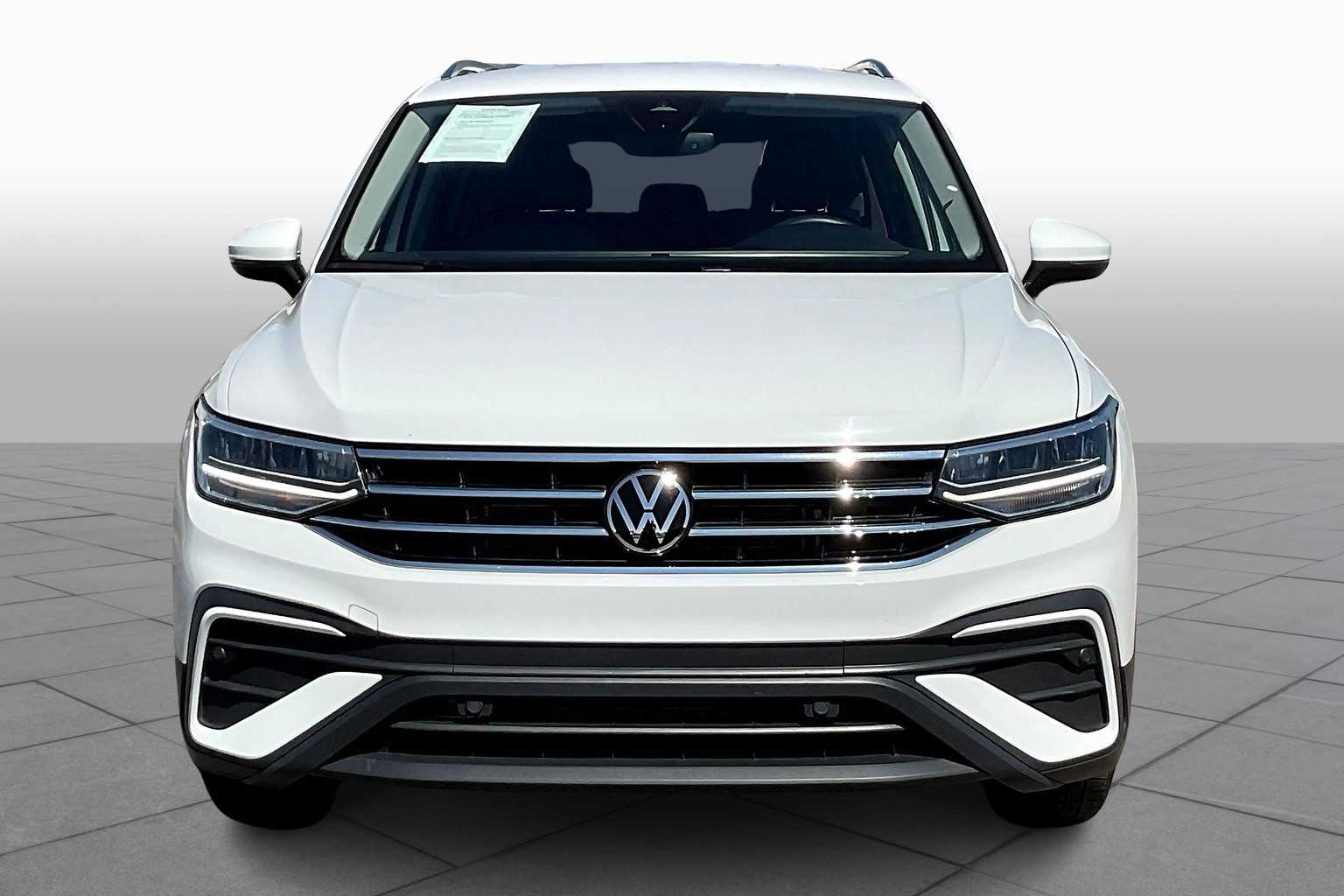 2024 Volkswagen Tiguan SE Wolfsburg Edition photo 3