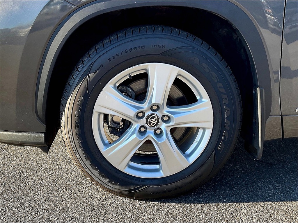 2020 Toyota Highlander Hybrid LE photo 7